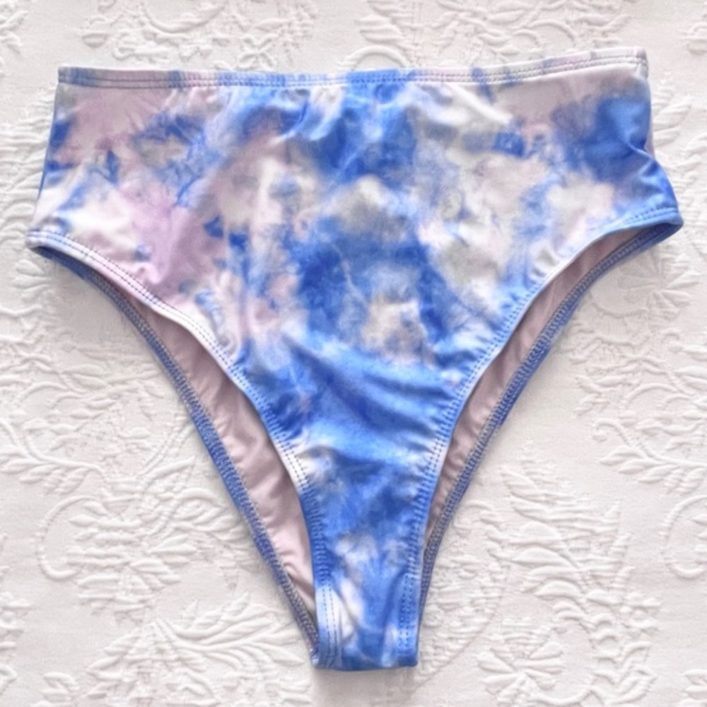 NWOT Lulus Set for Vacay Blue Multi Tie-Dye Bandeau High Waisted Bikini Set - Picture 11 of 13